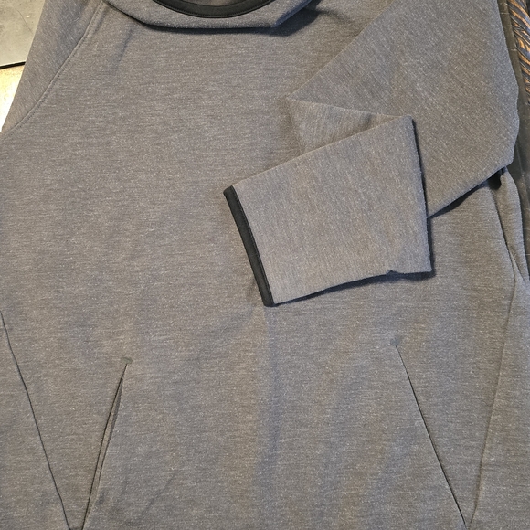 Lot Of 5 Old Navy Hoodies Sweater - Charcoal, Yellow, Burgundy, Blue & Grey - Picture 6 of 7